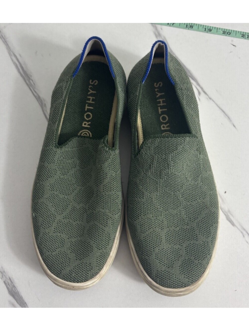 Rothys safari green woman’s size 7.5 slide on sneakers flats giraffe print shoes